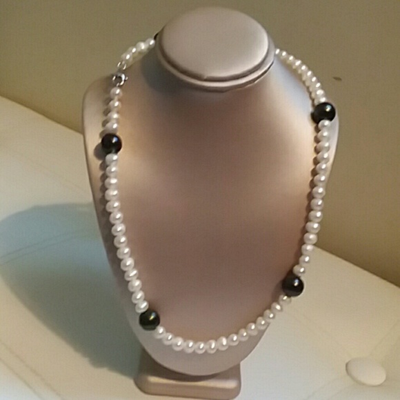 PEARL STATION NECKLACE, SIZE 24" - Picture 1 of 4